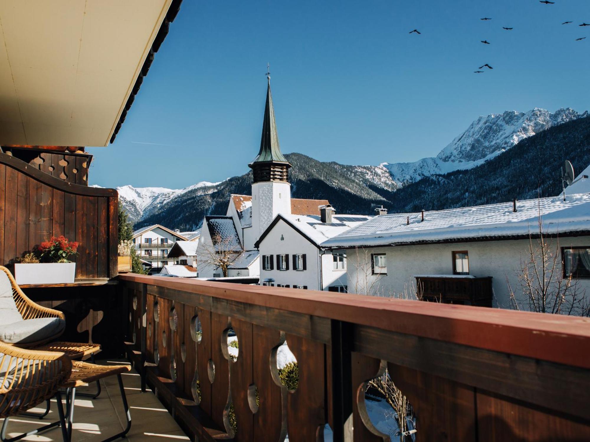 Die Karwendelsuite - 5 Sterne Fewo Mit Bestem Bergblick, Zentrumsnah & Ruhig Gelegen, Familienfreundlich Mittenwald Dış mekan fotoğraf